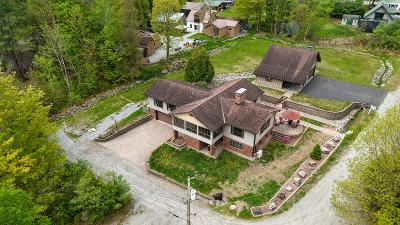20 Pharaoh Drive, Julie & Co. Realty