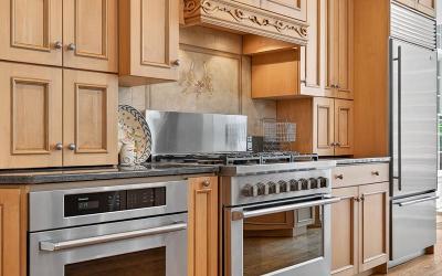 10 Stable Lane, Julie & Co. Realty