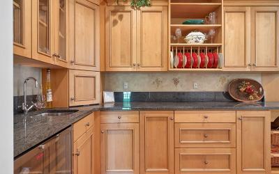 10 Stable Lane, Julie & Co. Realty