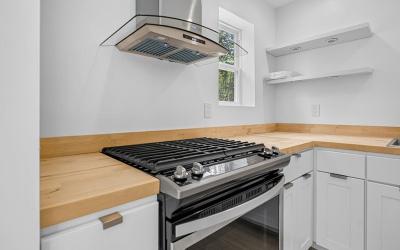 1489 US Route 9, Julie & Co. Realty