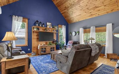 8 Hemlock Drive, Julie & Co. Realty