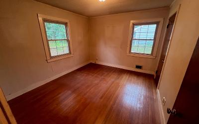 40 Mountain View Lane, Julie & Co. Realty