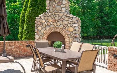 7 Towline Lane, Julie & Co. Realty