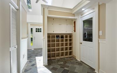 1 Lakeview Drive, Julie & Co. Realty
