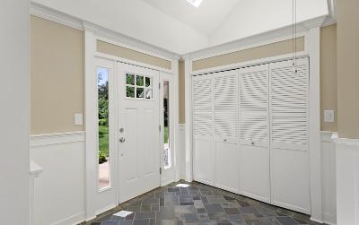 1 Lakeview Drive, Julie & Co. Realty
