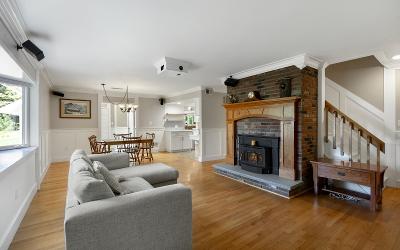1 Lakeview Drive, Julie & Co. Realty