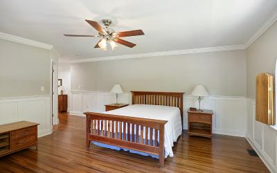 1 Lakeview Drive, Julie & Co. Realty