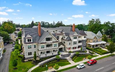 46 Union Avenue, Unit #205, Julie & Co. Realty