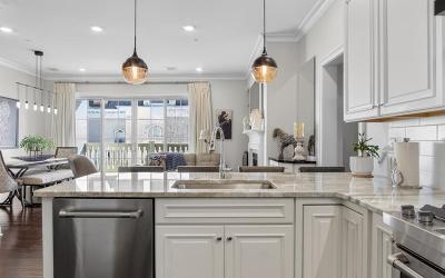 46 Union Avenue, Unit #205, Julie & Co. Realty