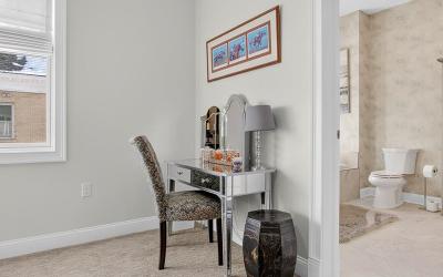 46 Union Avenue, Unit #205, Julie & Co. Realty