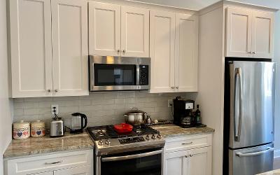 77 Van Dam #302, Julie & Co. Realty