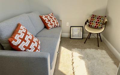 77 Van Dam #302, Julie & Co. Realty