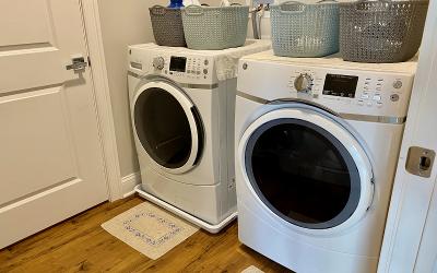 77 Van Dam #302, Julie & Co. Realty