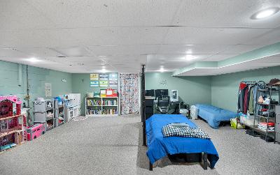 29 Heinrick Circle, Julie & Co. Realty