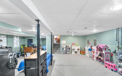 29 Heinrick Circle, Julie & Co. Realty