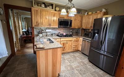 34 Saint Claire Street, Julie & Co. Realty