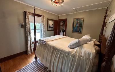 34 Saint Claire Street, Julie & Co. Realty
