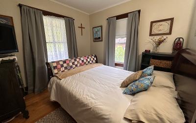 34 Saint Claire Street, Julie & Co. Realty