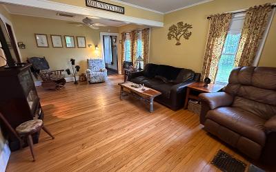 34 Saint Claire Street, Julie & Co. Realty