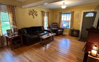 34 Saint Claire Street, Julie & Co. Realty