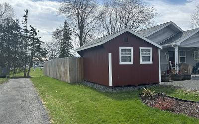 6 Saint Claire Street, Julie & Co. Realty