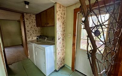 1 Mosier Road, Julie & Co. Realty