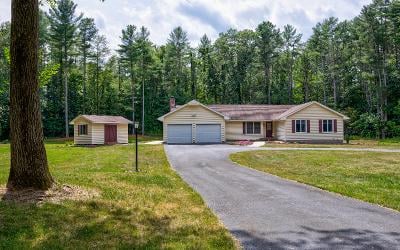 4 Nicklaus Drive, Julie & Co. Realty
