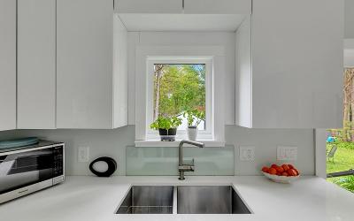 116 Catherine Street, Julie & Co. Realty