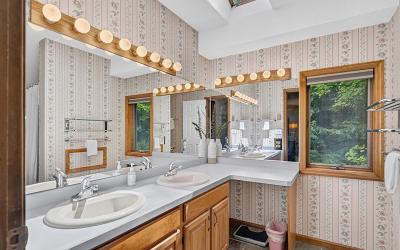 47 Gore Village Lane, Unit #16, Julie & Co. Realty