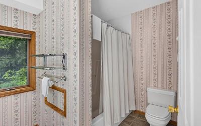 47 Gore Village Lane, Unit #16, Julie & Co. Realty