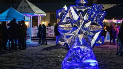 polar ice bar at night at fort william henry