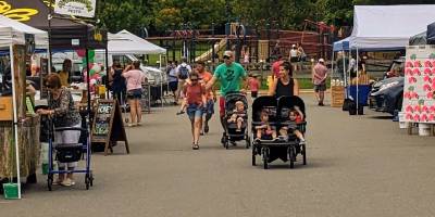 farmers market at the crossings