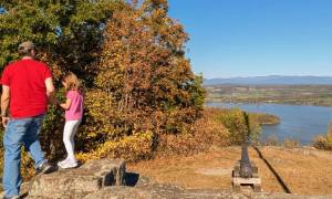 people on mount defiance in the fall