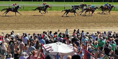 horse racing at saratoga race course