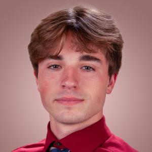 headshot of gavin